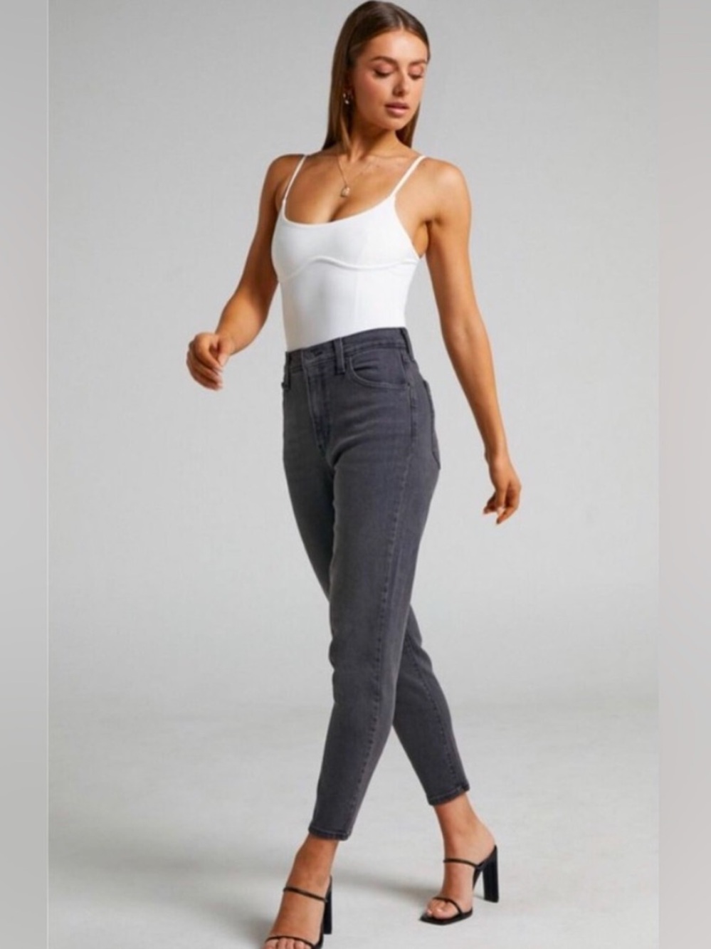 Levi’s High Waisted Mom Jeans. Ankle Skinny. Charcoal. Size 30. - Picture 2 of 12